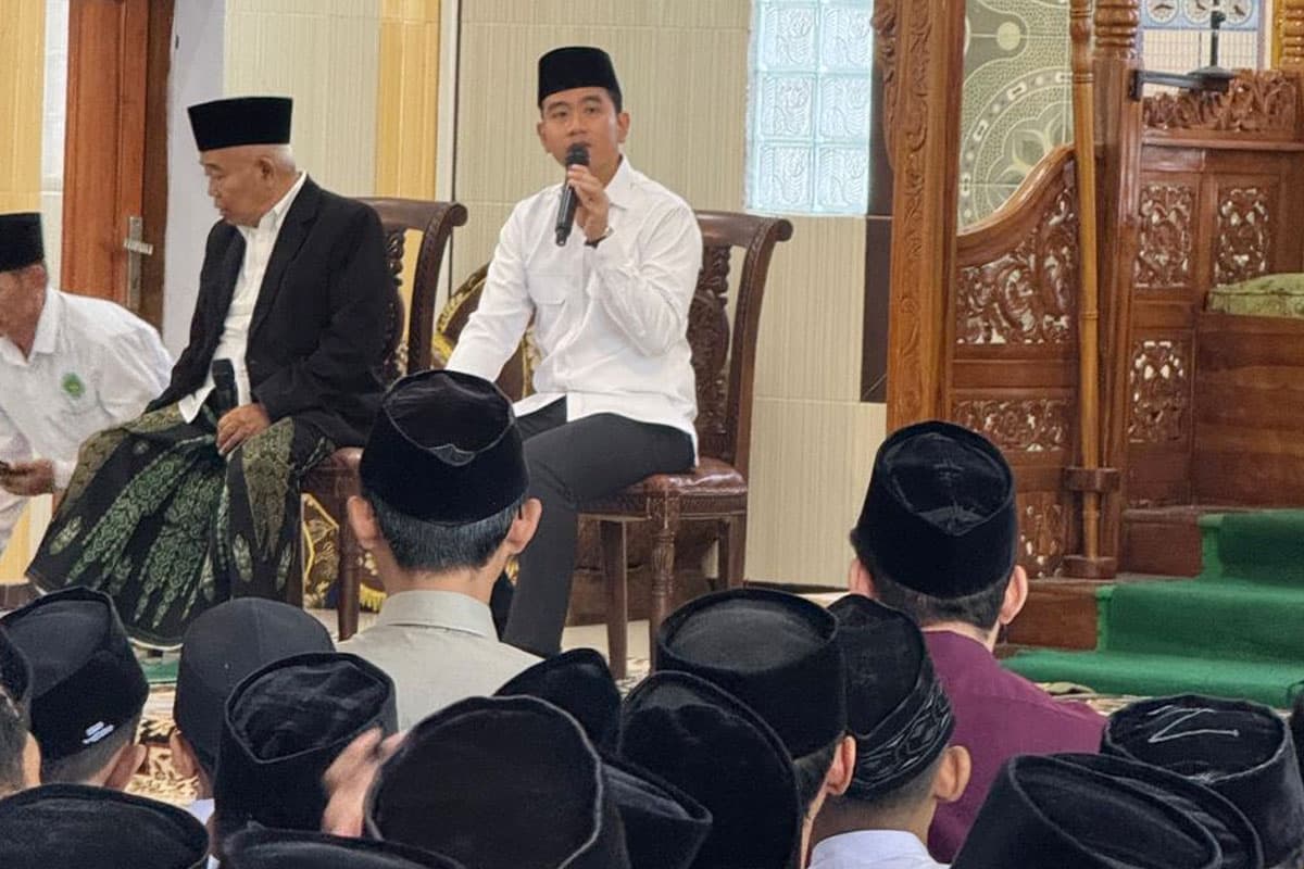 Wapres Gibran Ajak Santri Amanatul Ummah Mojokerto Perkuat Akhlak dan Literasi Teknologi