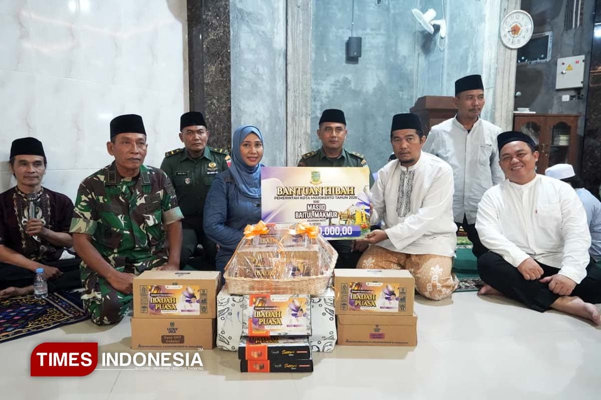 Wali Kota Mojokerto Serahkan Hibah Rp35 Juta di Masjid Baitul Makmur